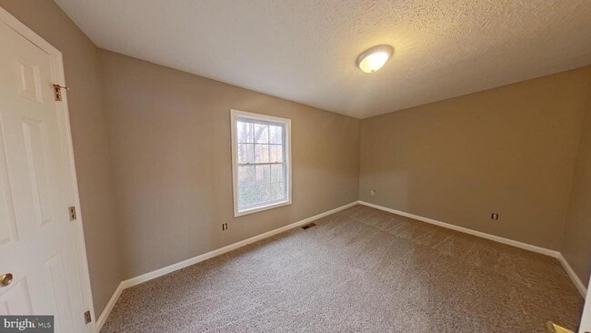 Building Photo - 11 Morningstar Dr