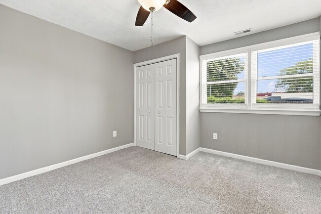 Building Photo - 1305 Yeadon Rd