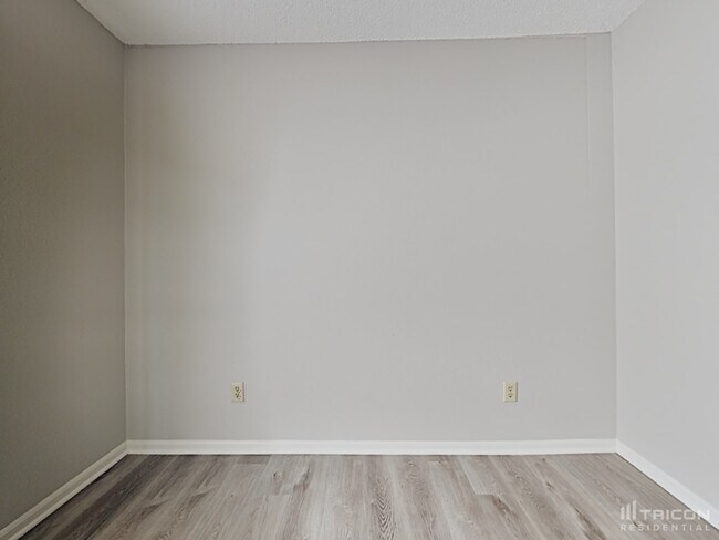 Building Photo - 507 Deer Trail Dr