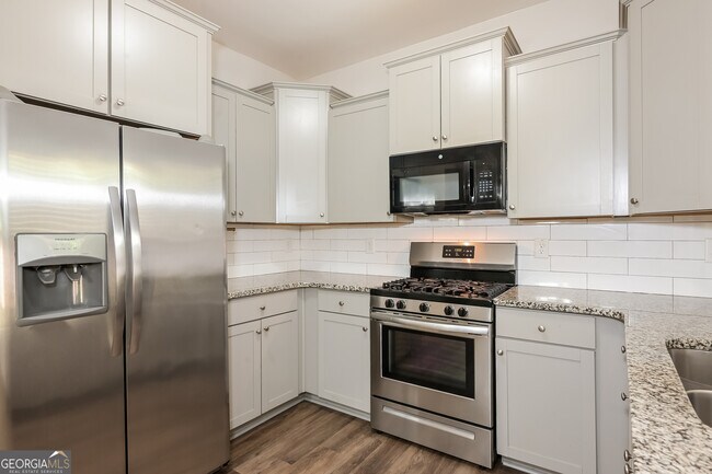 Building Photo - 707 Overlook Gln Dr