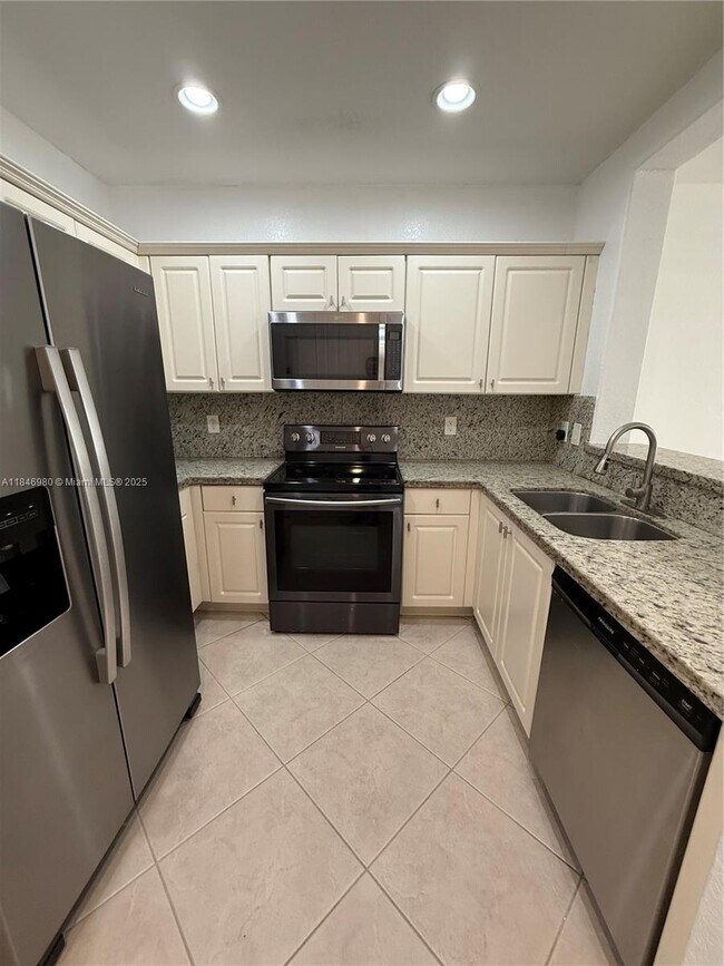 Building Photo - 413 SW 147th Ave