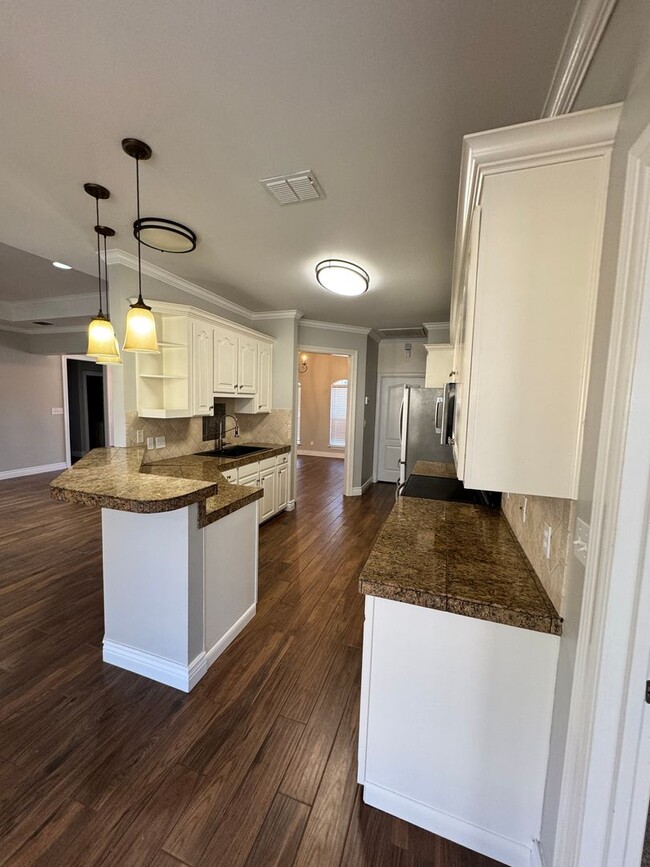 Building Photo - Gated Community close to Barksdale Air For...