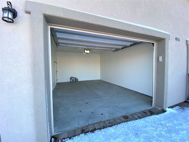 Building Photo - 8715 Spouse Dr