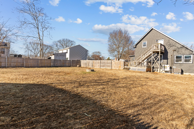 Building Photo - 135 Hawksley Ave