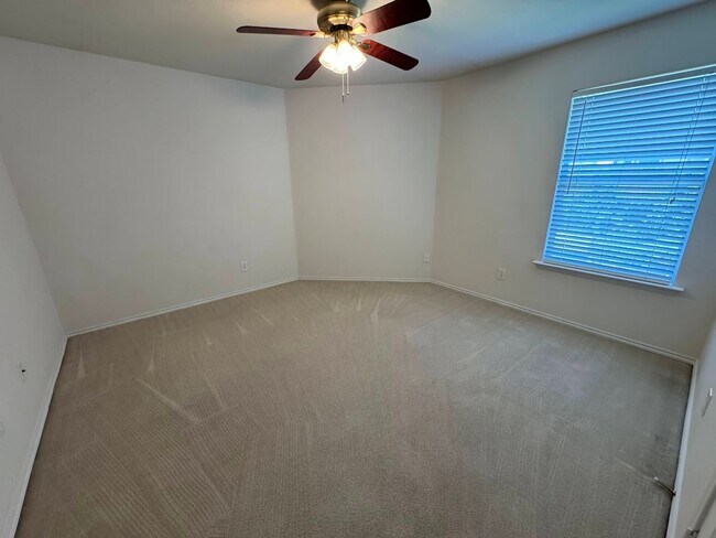 Building Photo - 217 Tepee Dr