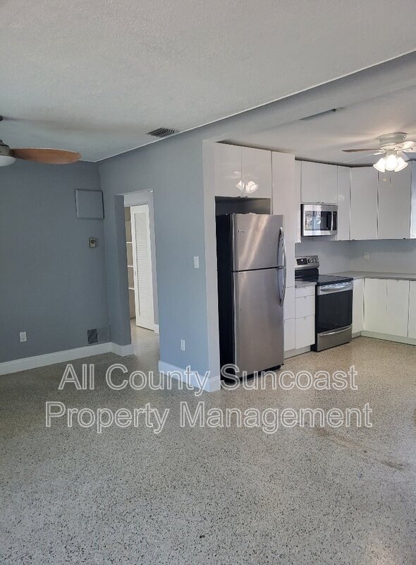 Building Photo - 2008 59th St S