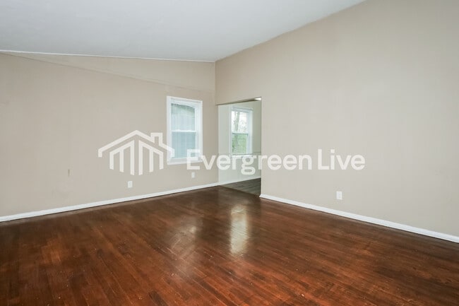 Building Photo - 1574 Gowan Dr