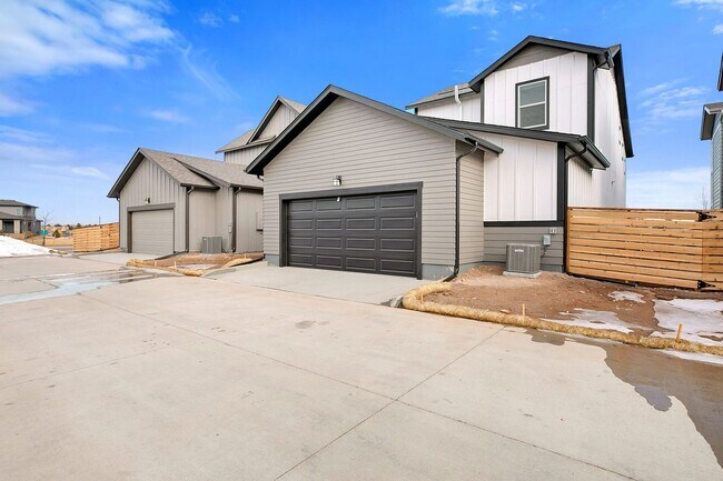 Building Photo - Beautiful New Build 3 Bed, 3 Bath Home in ...