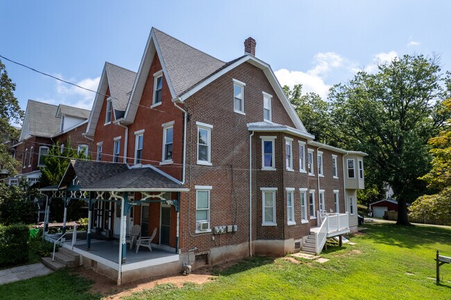 Building Photo - 506 Washington St
