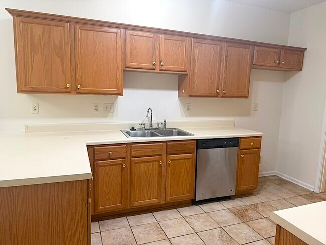 Building Photo - 7751 Lipscomb Dr
