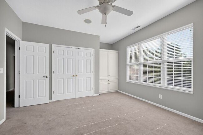 Building Photo - Unique Centennial Townhome