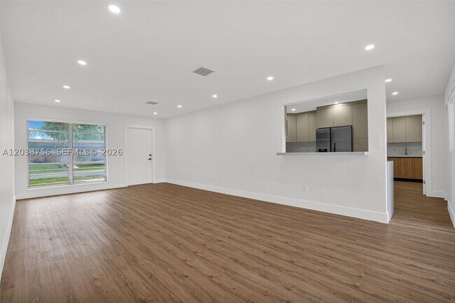 Building Photo - 8201 SW 42nd St