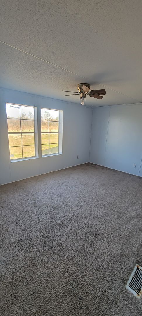 Building Photo - Mobile home in Country Setting