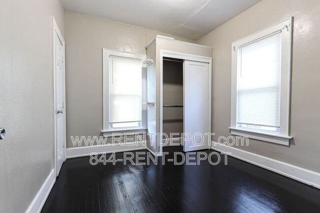 Building Photo - 21 E Tennessee St