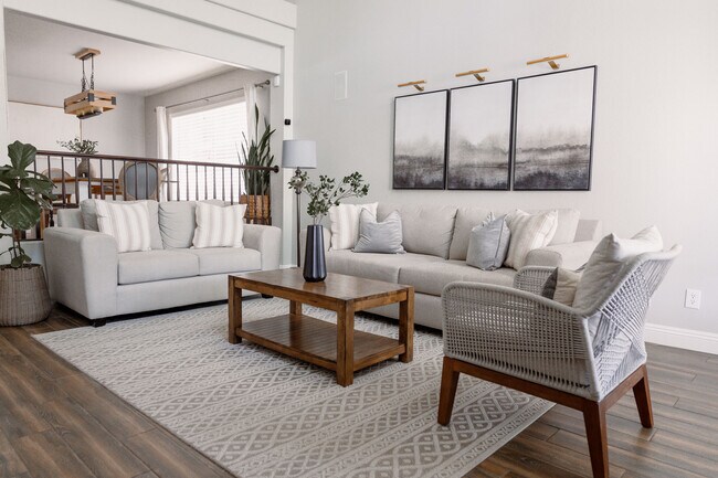 Living room - 2005 Golden Trumpet Ave