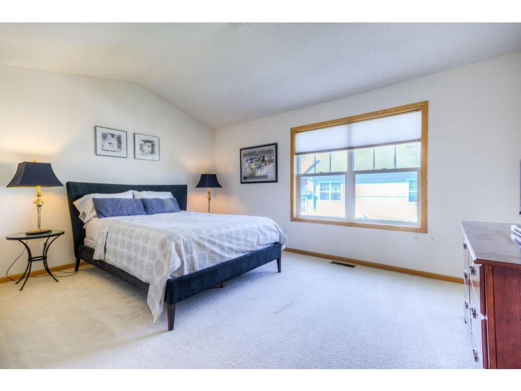 Building Photo - 1683 Village Trail E #4