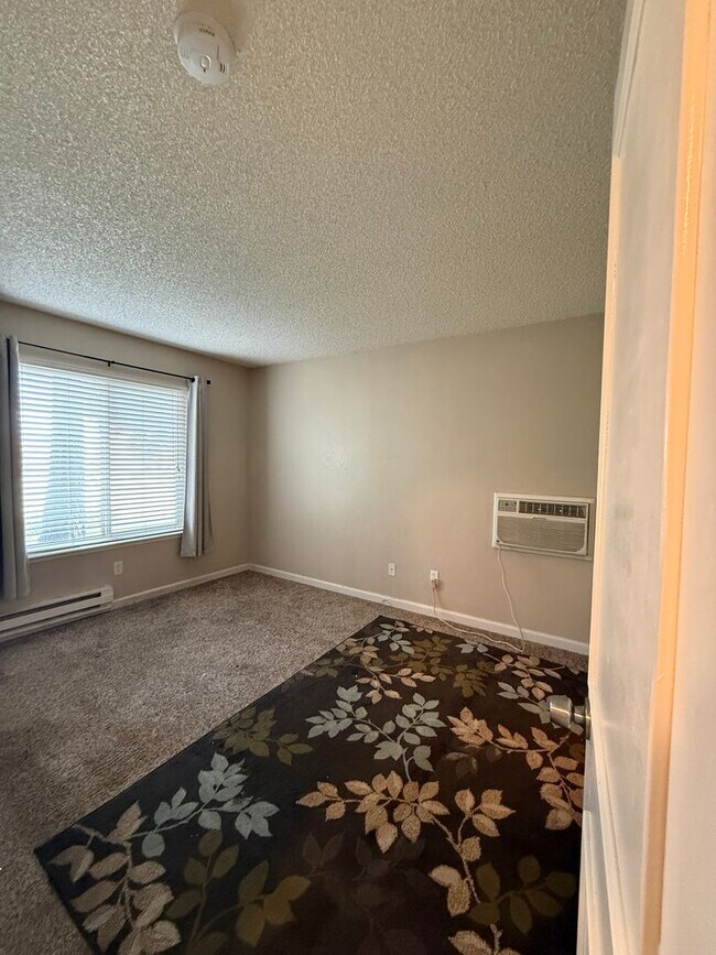 Building Photo - 3855 E Leonesio Dr