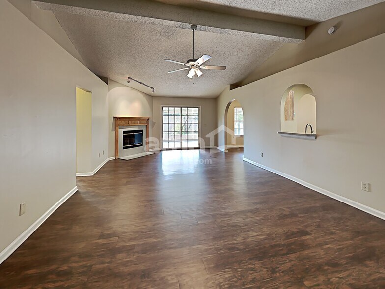 Building Photo - 4637 Blue Stream Ln S