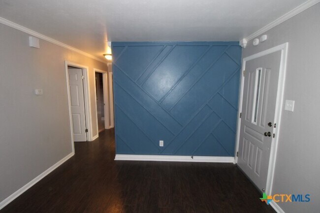 Building Photo - 2104 Brantley Ave