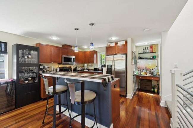 Building Photo - 2 bedroom in Seattle WA 98103