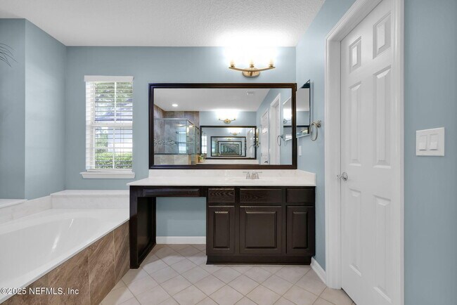 Building Photo - 526 Oakmont Dr