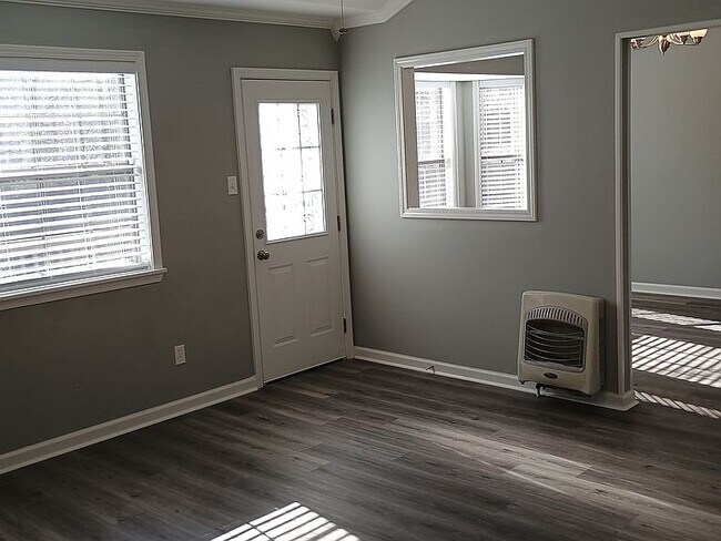 Building Photo - 401 Hayley Ct