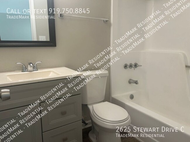 Building Photo - 2625 Stewart Dr