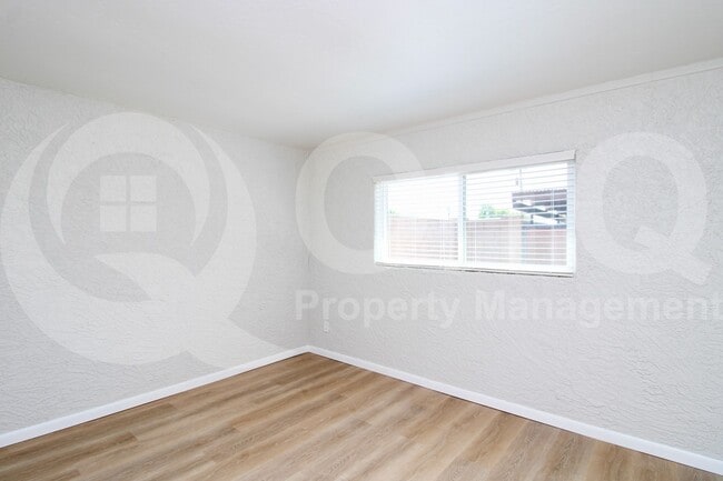 Building Photo - 2830 N Granite Reef Rd