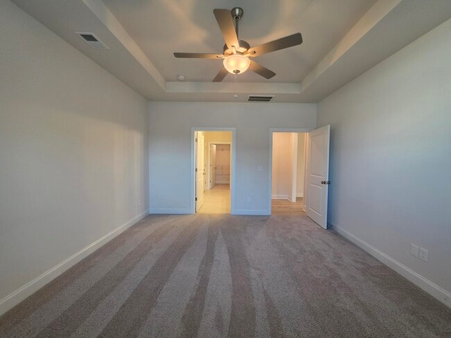 Building Photo - 3360 Rustic Dr
