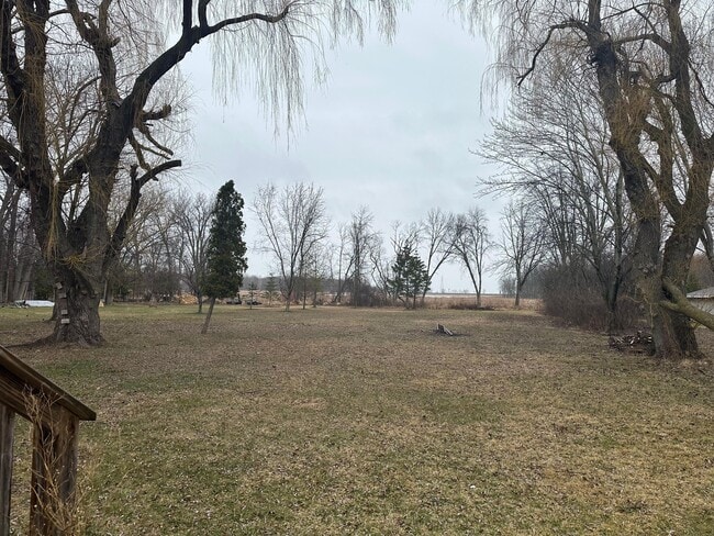 Building Photo - 962 Lakeview Dr