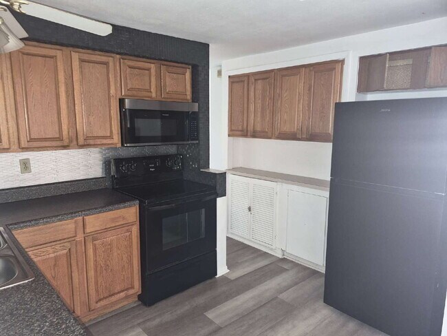 Building Photo - 2-Bed Home in Holiday, FL"