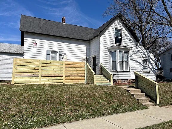 Primary Photo - 2103 N 19th St