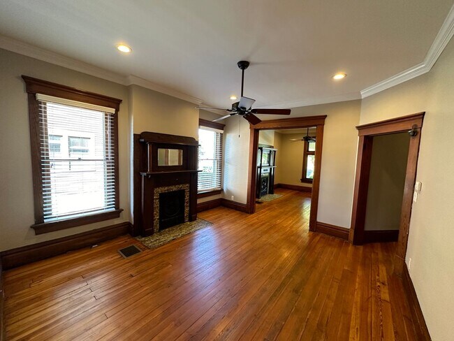 Building Photo - Hunter Ave 1045-1047 GW2