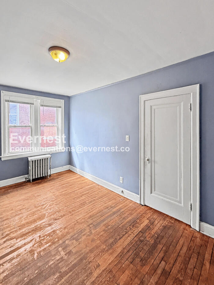 Building Photo - 4203 Cortland St