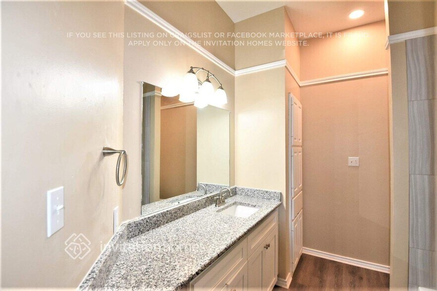 Building Photo - 2043 Hearthstone Dr