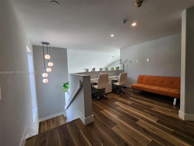 Building Photo - 594 Spinnaker