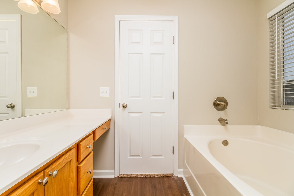 Building Photo - 7128 Legacy Dr