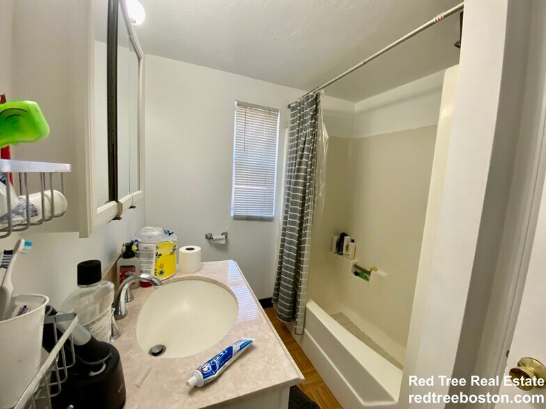 Building Photo - 88 Sheridan St