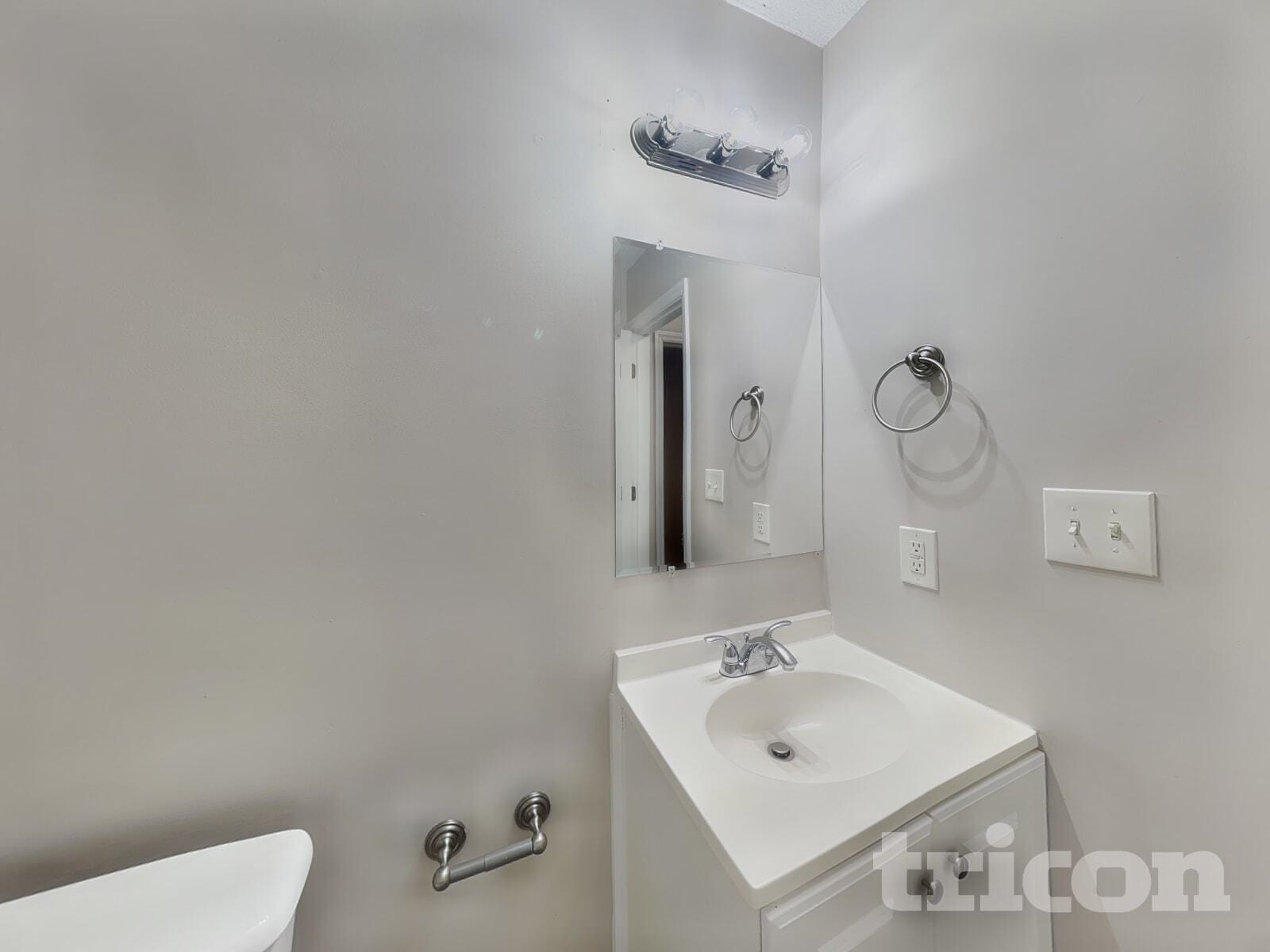Building Photo - 105 Pinto Ln