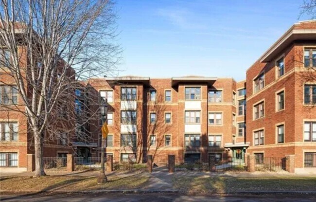 Building Photo - 391 Laurel Ave