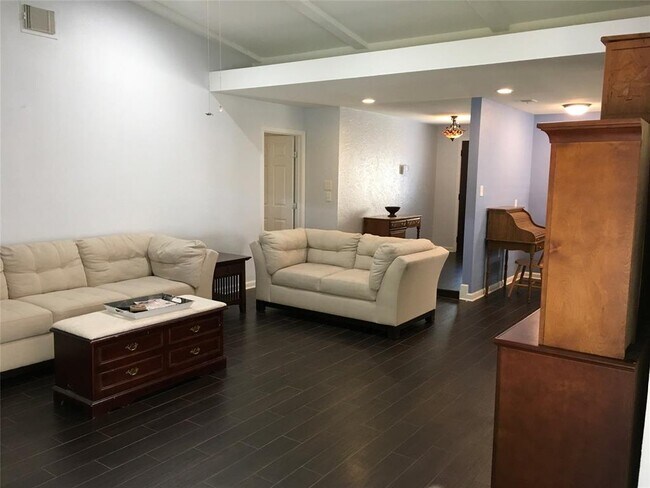 Building Photo - 723 Red Rock Canyon Dr