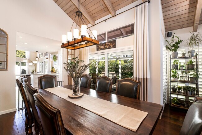 Building Photo - 4971 Hemlock