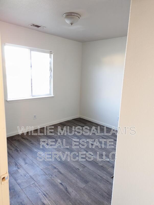 Building Photo - 801 Kerr Ave