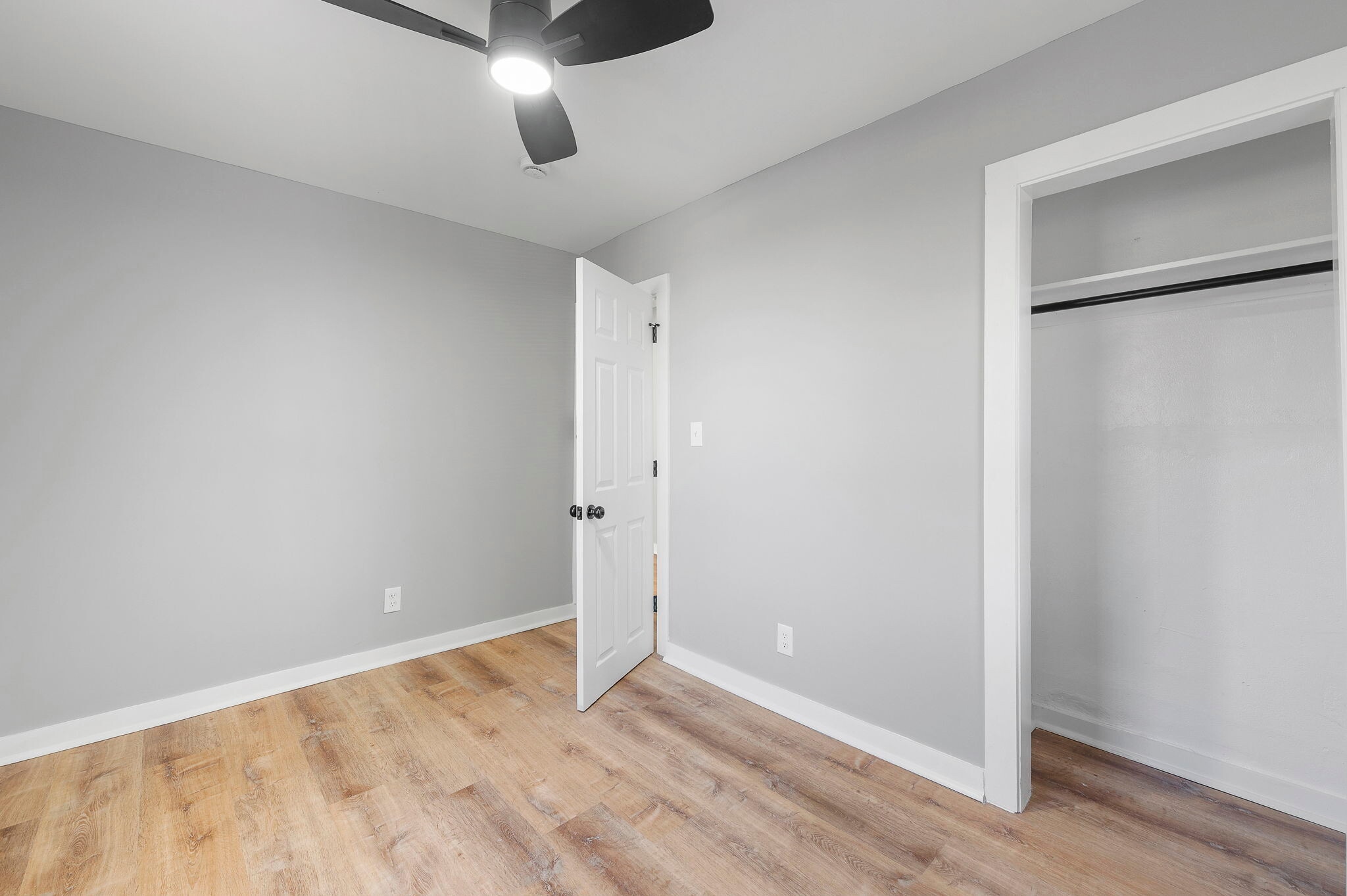 Building Photo - 5005 N Elmwood Ave