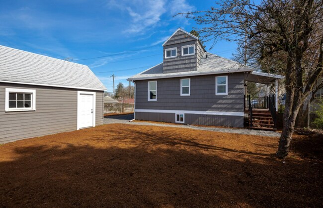 Building Photo - Charming Fully Renovated Home in the Heart of Southeast Portland