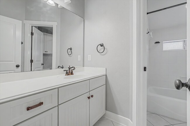 Building Photo - 98 Borondo Reach