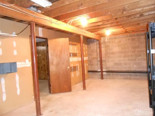 Building Photo - 512 Sharon Garden Ct