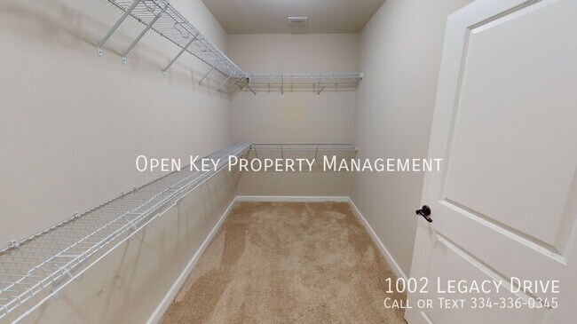 Building Photo - 1002 Legacy Dr
