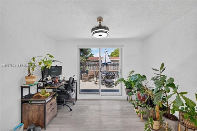 Building Photo - 1131 N 75th Ave