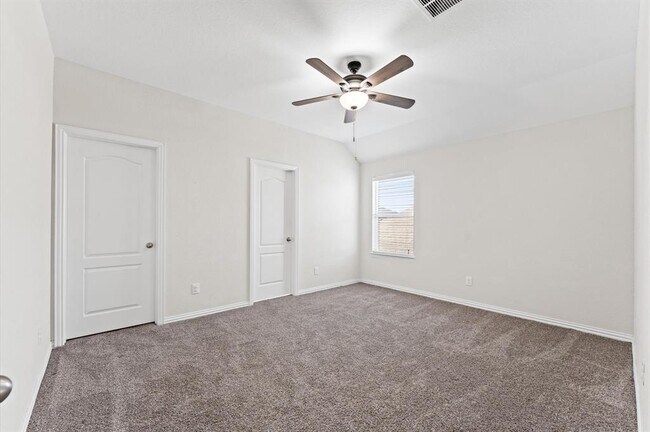 Building Photo - 31423 Elkcreek Bend Dr